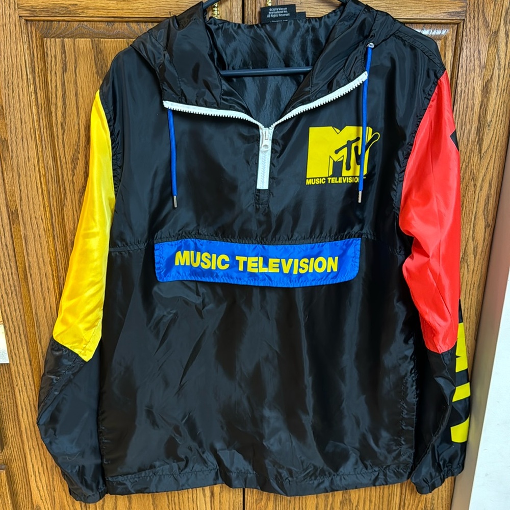 MTV Long Sleeve Windbreaker/Pullover